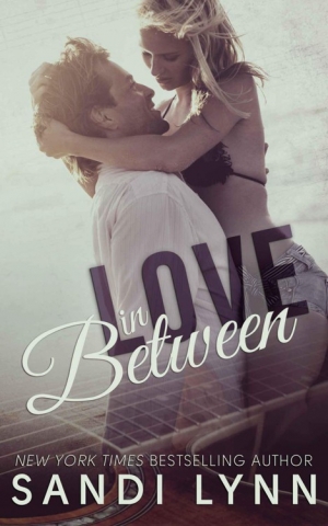 обложка книги Love in Between - Sandi Lynn