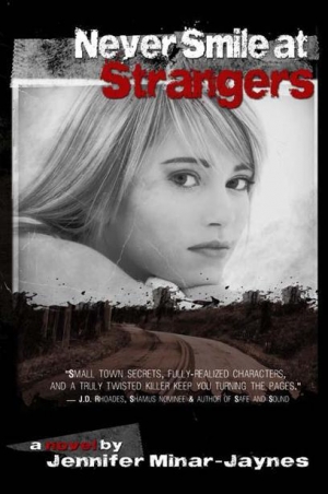 обложка книги Never smile at strangers - Jennifer Jaynes