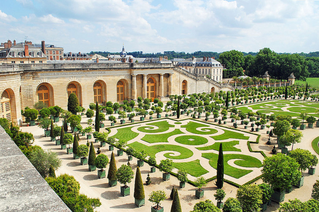 Королевские владения. Версальский дворец и парк. Версаль парк Франция. Версальский дворец парковый комплекс. Версальский дворец и сады во Франции.