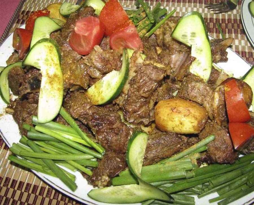 Таджикские блюда фото. Шур кабоб. Таджикские блюда. Таджикские национальные блюда. Мясные блюда таджикской кухни.