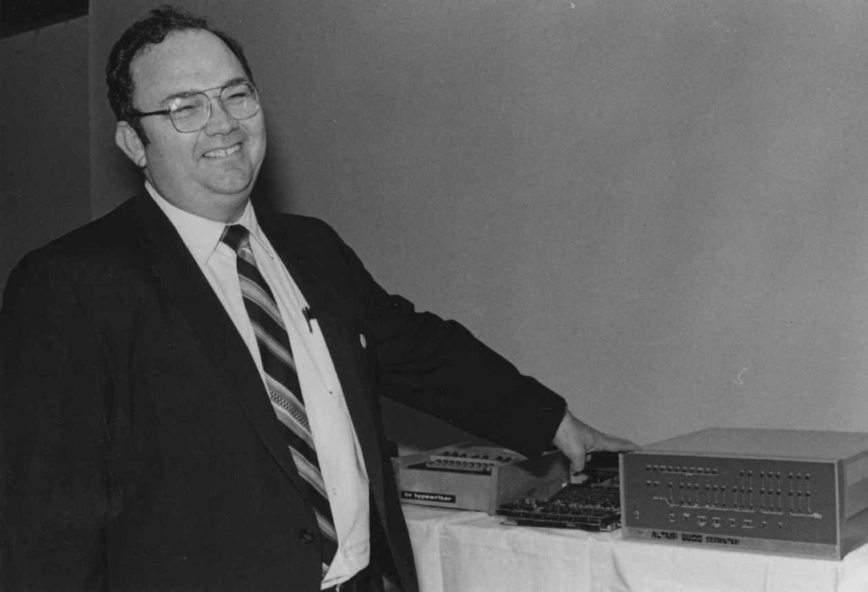 Первый персональный компьютер Альтаир 8800 Генри Эдвард Робертс